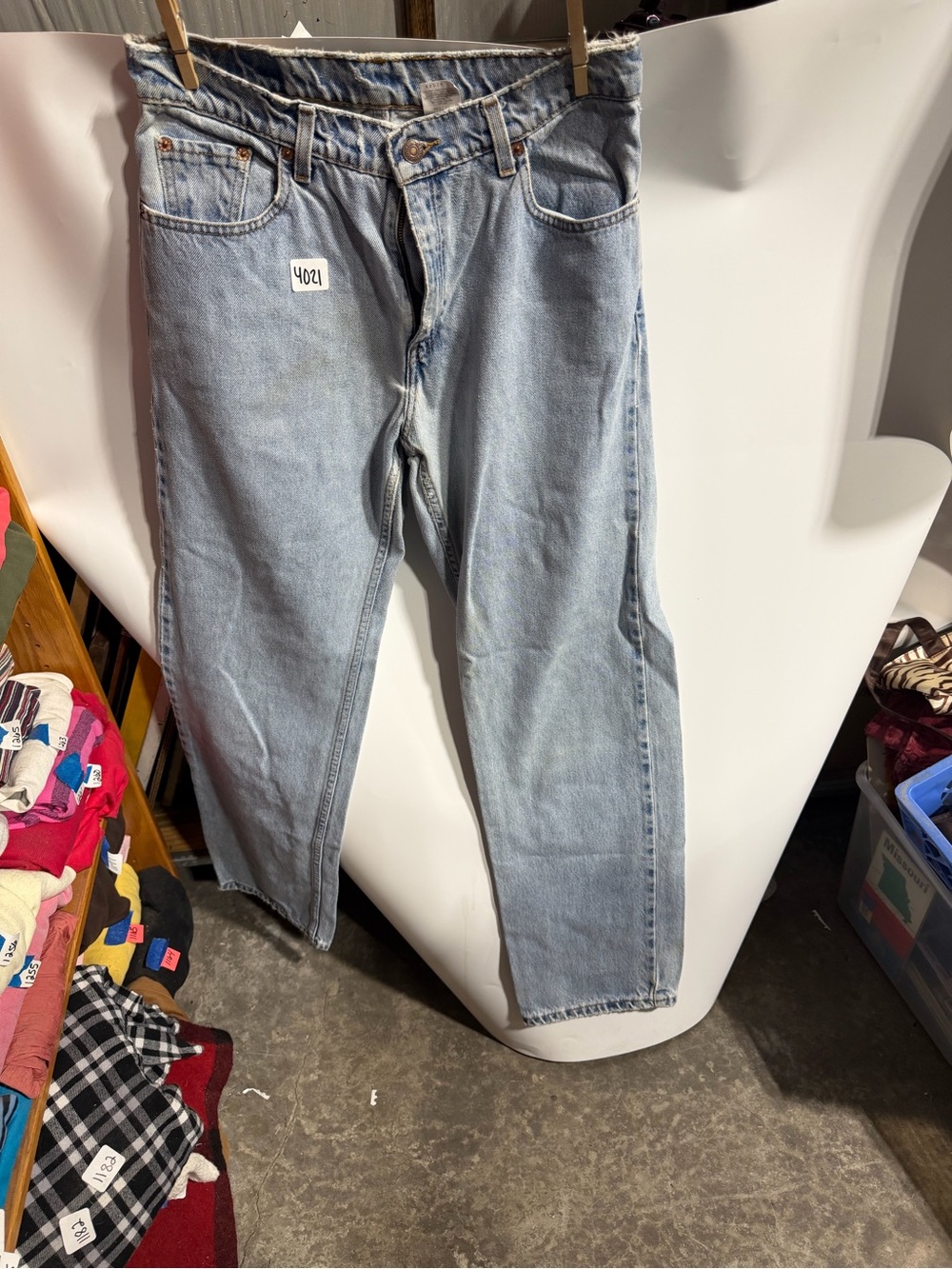 #4021- Levi Blue Jeans